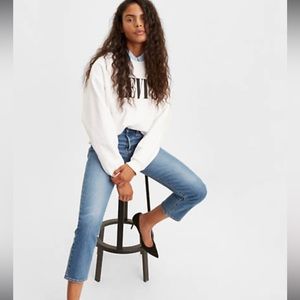 Levi’s Wedgie Crop Sz 28x26 Medium Wash